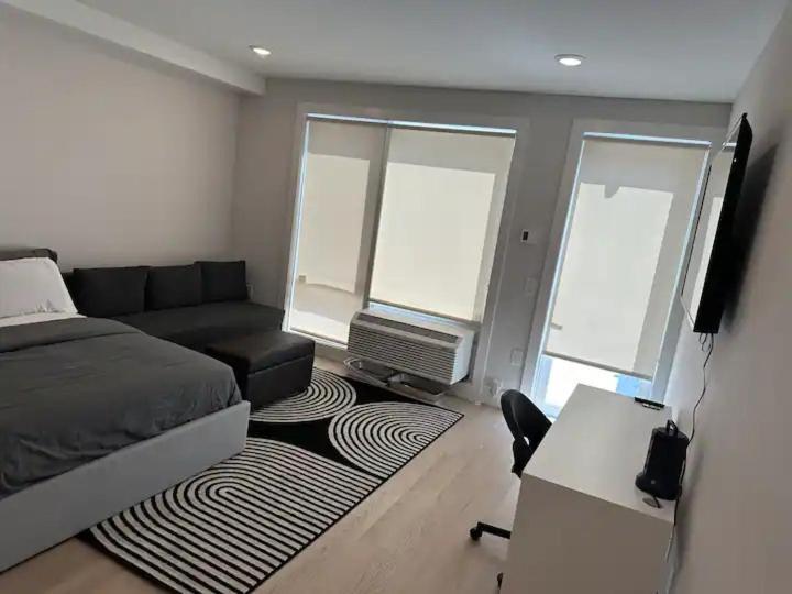 Luxury Stay For Nyc Visit Jersey City 7 Min Walk Nyc Train Station Екстериор снимка