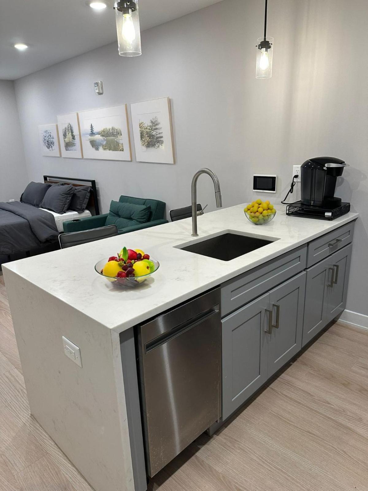 Luxury Stay For Nyc Visit Jersey City 7 Min Walk Nyc Train Station Екстериор снимка